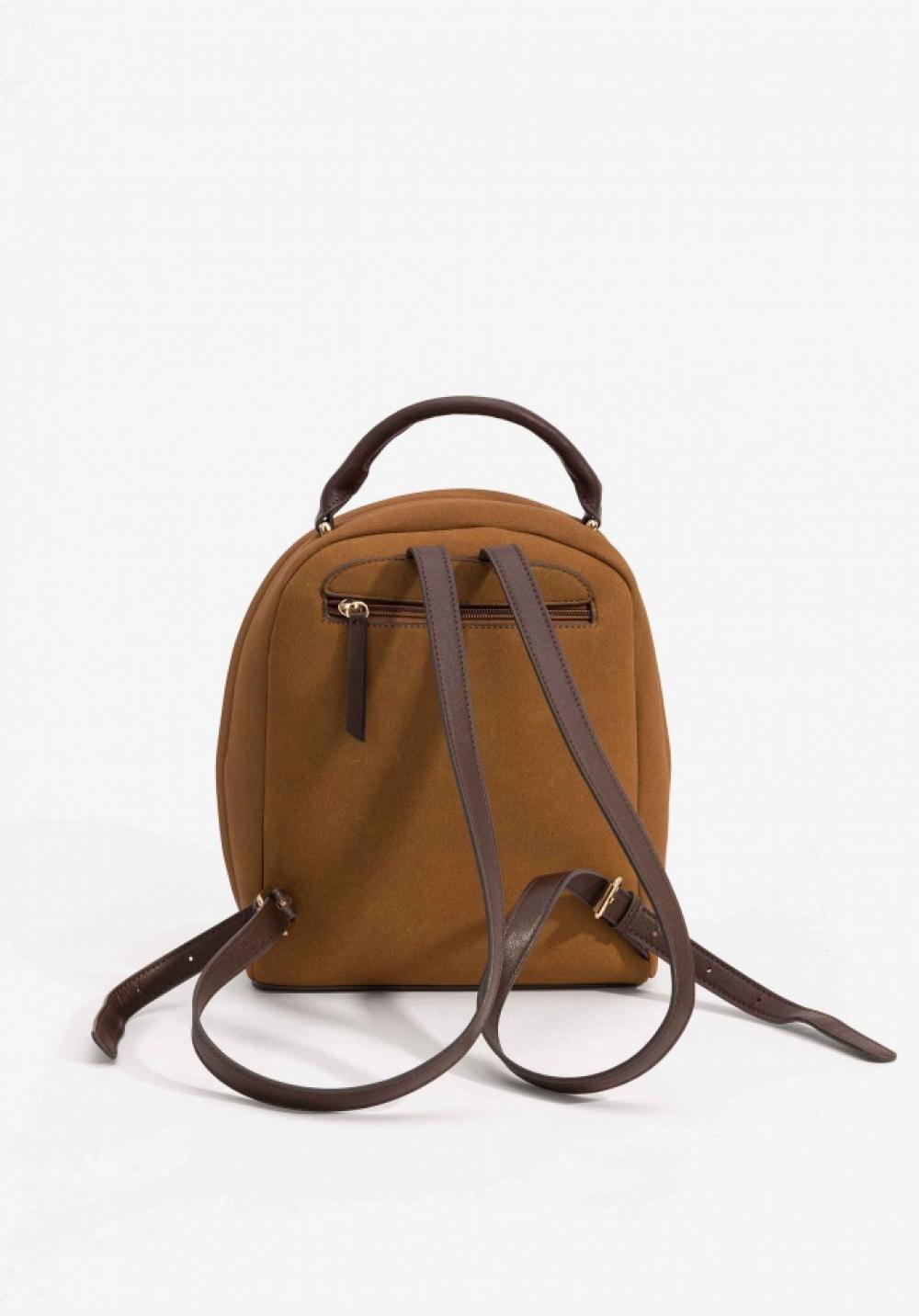 Mochila con bolsillo delantero