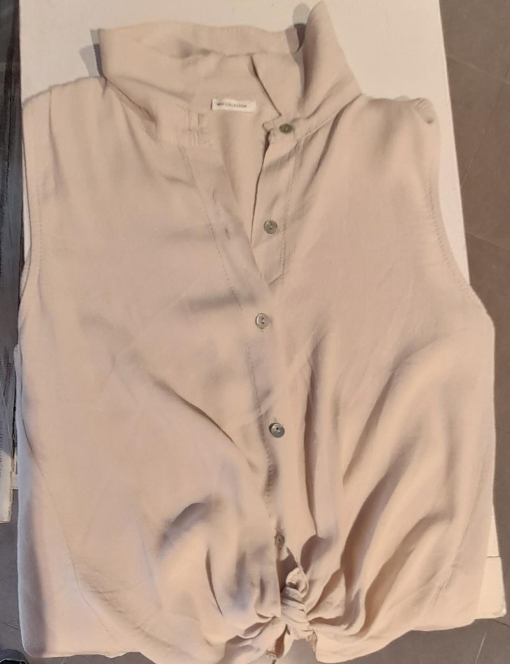 Blusa sin mangas beige