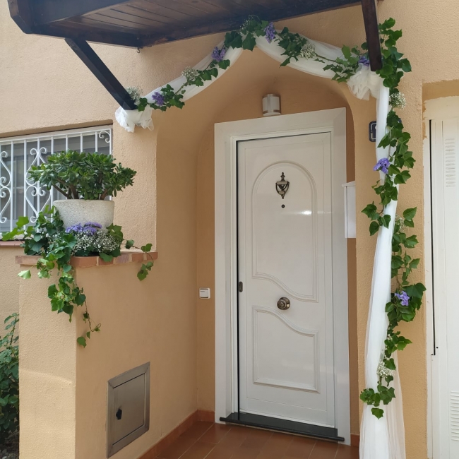 deccoració porta entrada per boda